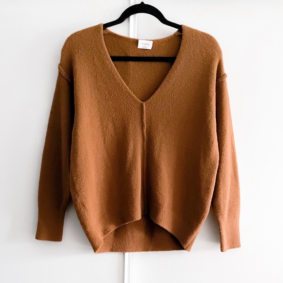 Aritzia Sweaters - Wilfred Hush Knit Sweater